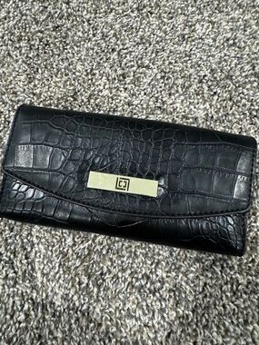 Liz Claiborne black alligator textured wallet